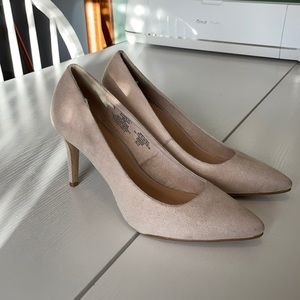 Old navy suede pump heels